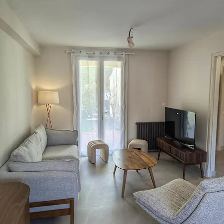 Maison Lumineuse Avec Jardin